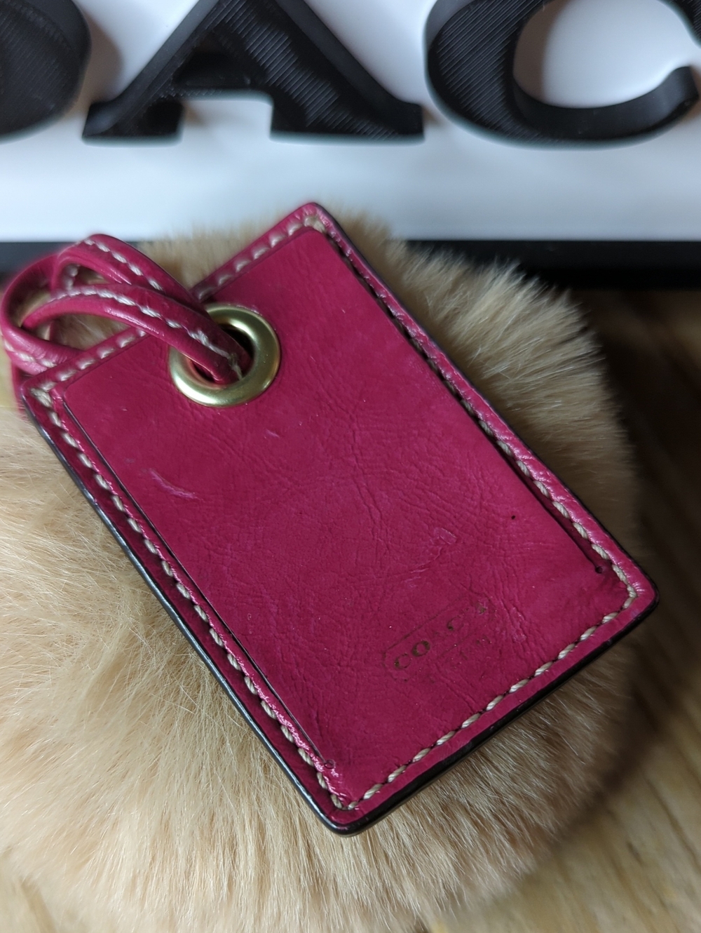 (0009) Coach Fuchsia Leather Hang Tag Bag Charm Luggage Tag